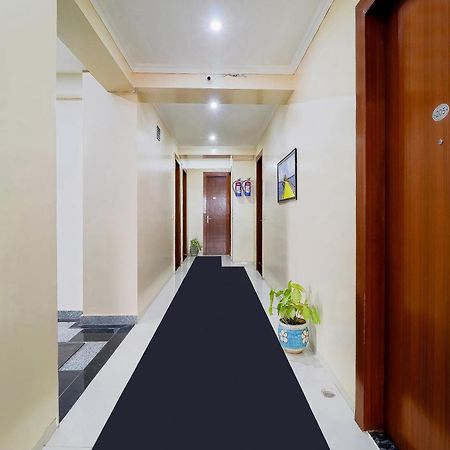 Treebo Rejoice 52 - 3Km From Huda City Metro Station Badshahpur 외부 사진