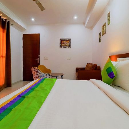 Treebo Rejoice 52 - 3Km From Huda City Metro Station Badshahpur 외부 사진