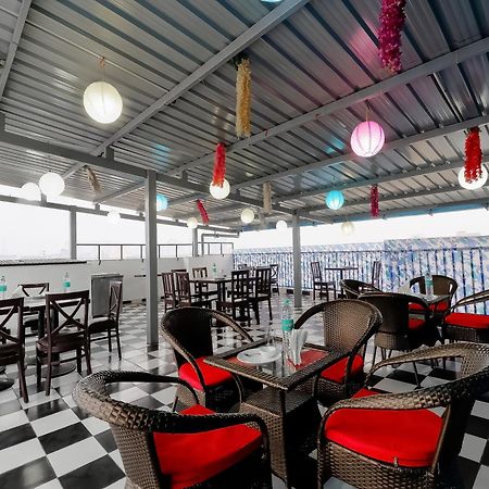 Treebo Rejoice 52 - 3Km From Huda City Metro Station Badshahpur 외부 사진