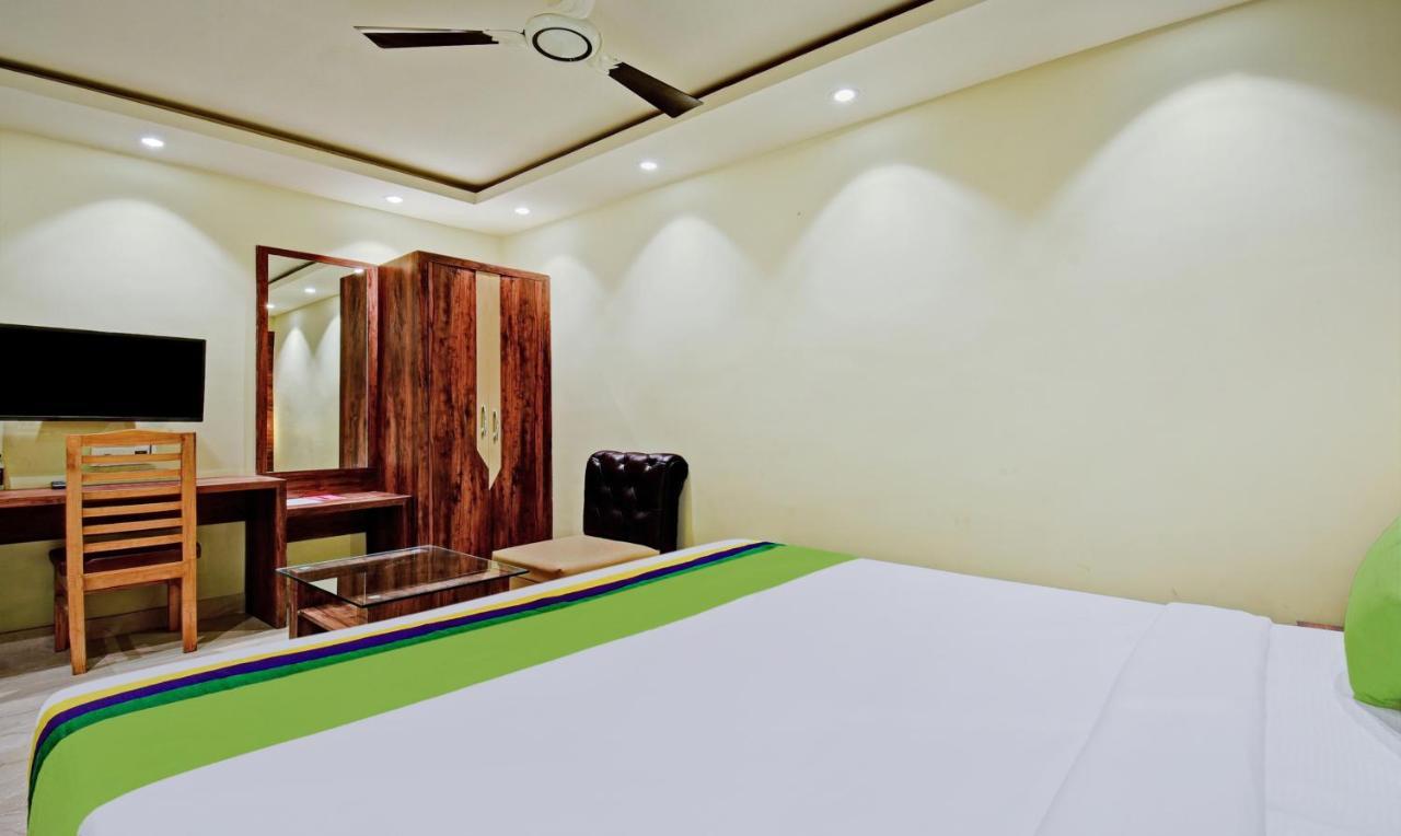 Treebo Rejoice 52 - 3Km From Huda City Metro Station Badshahpur 외부 사진