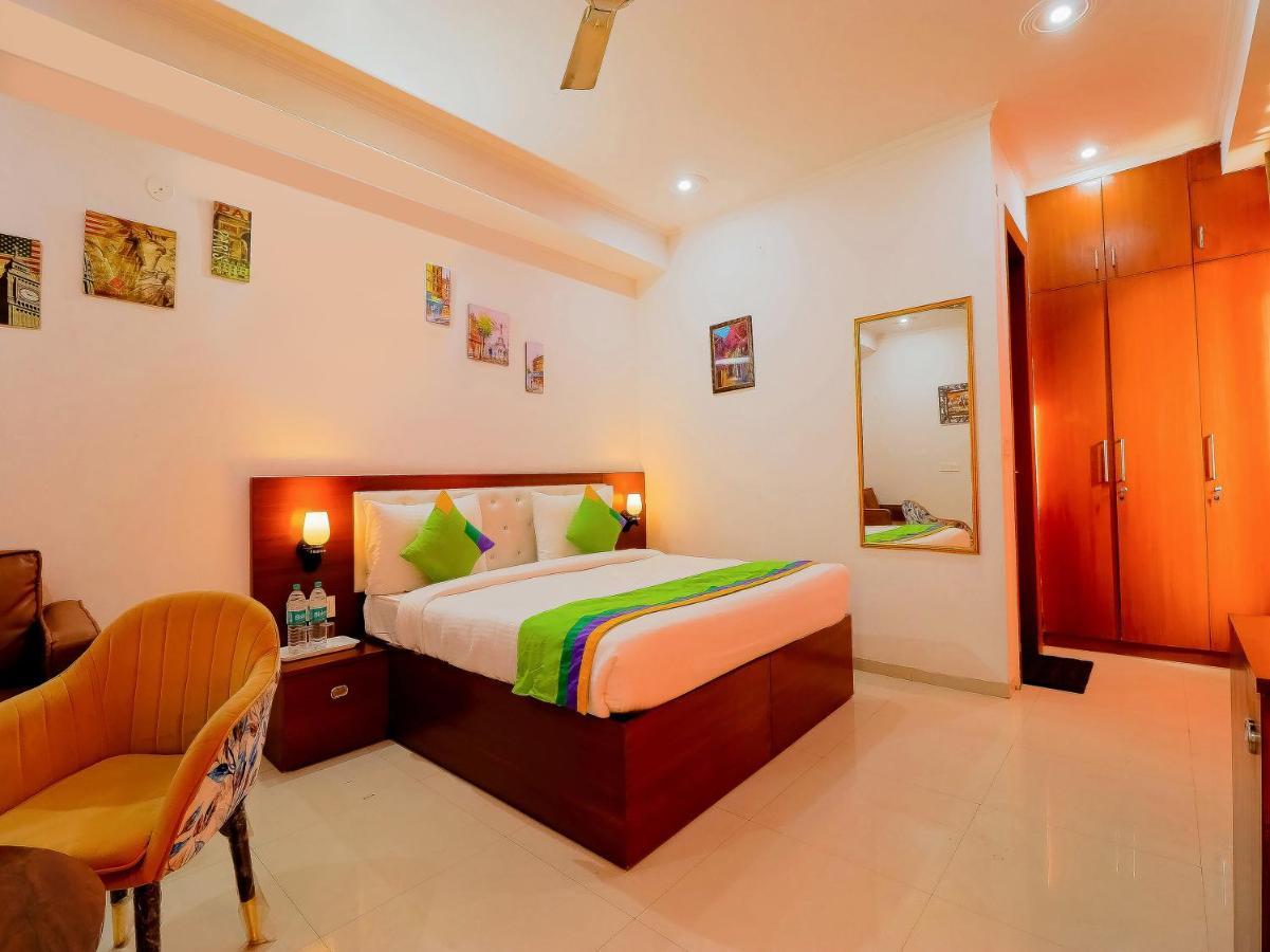 Treebo Rejoice 52 - 3Km From Huda City Metro Station Badshahpur 외부 사진