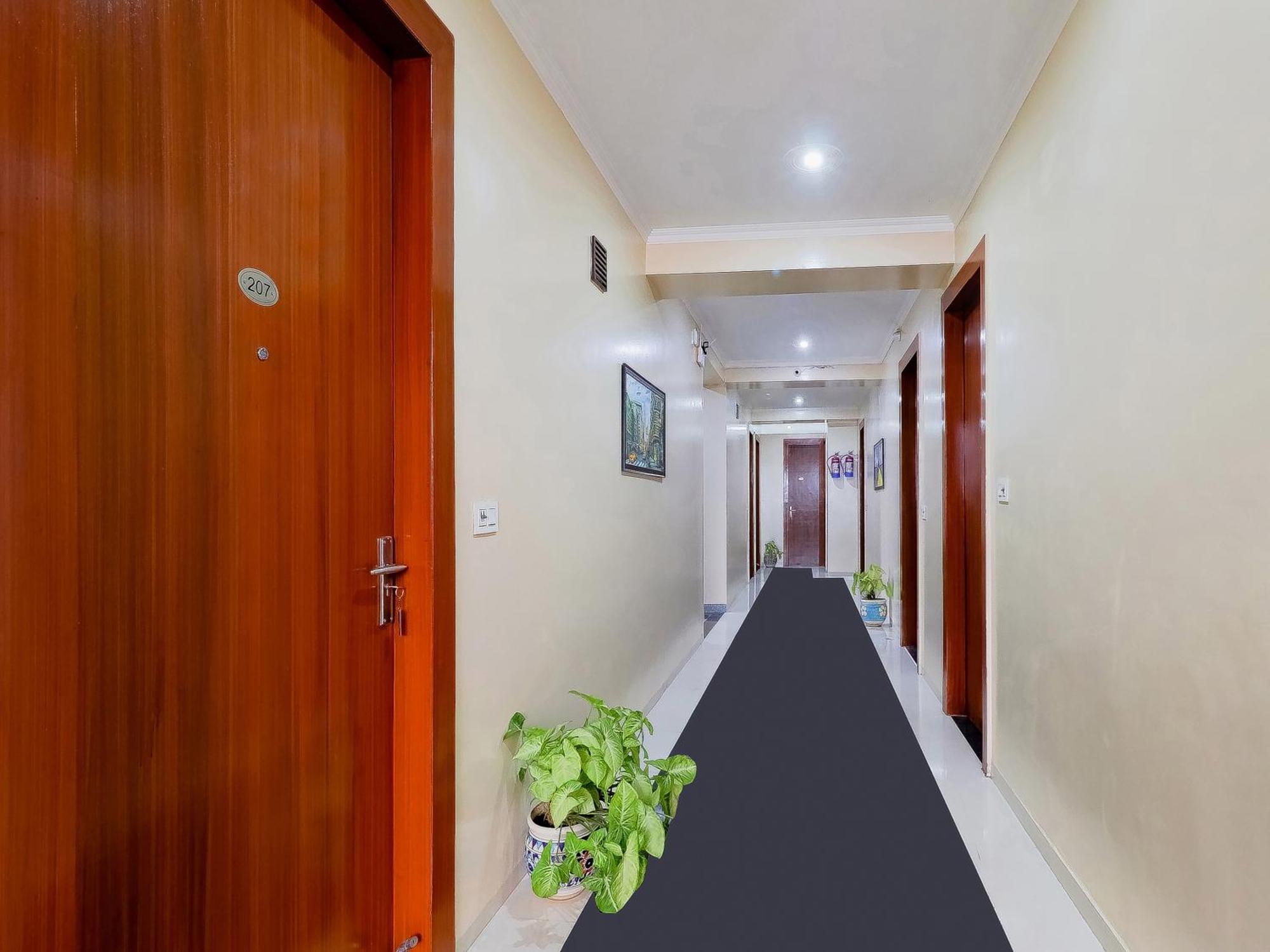 Treebo Rejoice 52 - 3Km From Huda City Metro Station Badshahpur 외부 사진