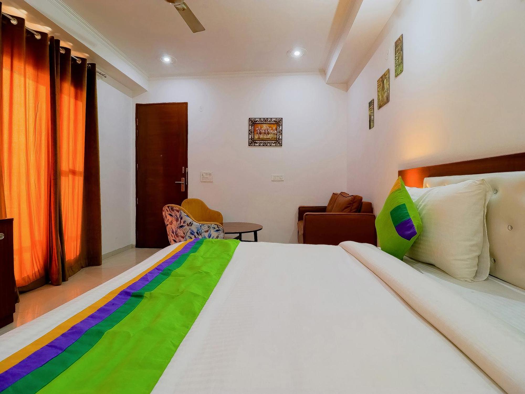 Treebo Rejoice 52 - 3Km From Huda City Metro Station Badshahpur 외부 사진
