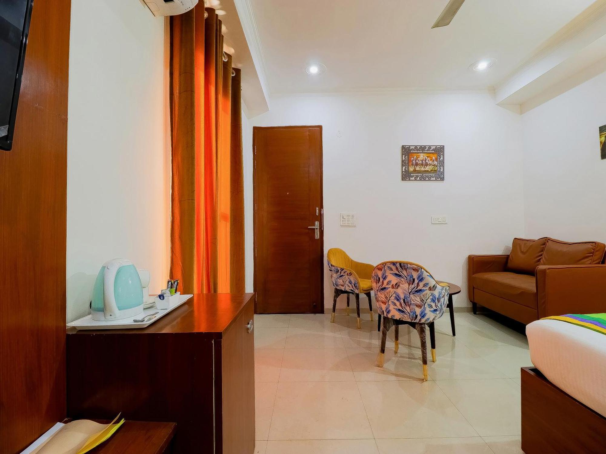 Treebo Rejoice 52 - 3Km From Huda City Metro Station Badshahpur 외부 사진