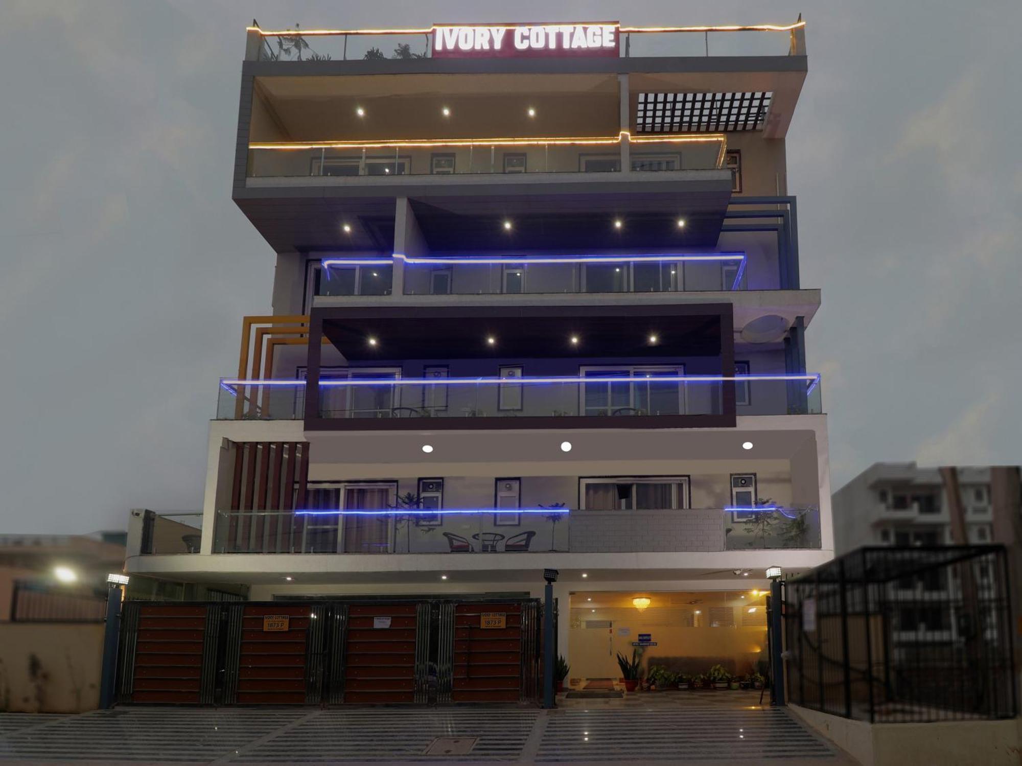 Treebo Rejoice 52 - 3Km From Huda City Metro Station Badshahpur 외부 사진