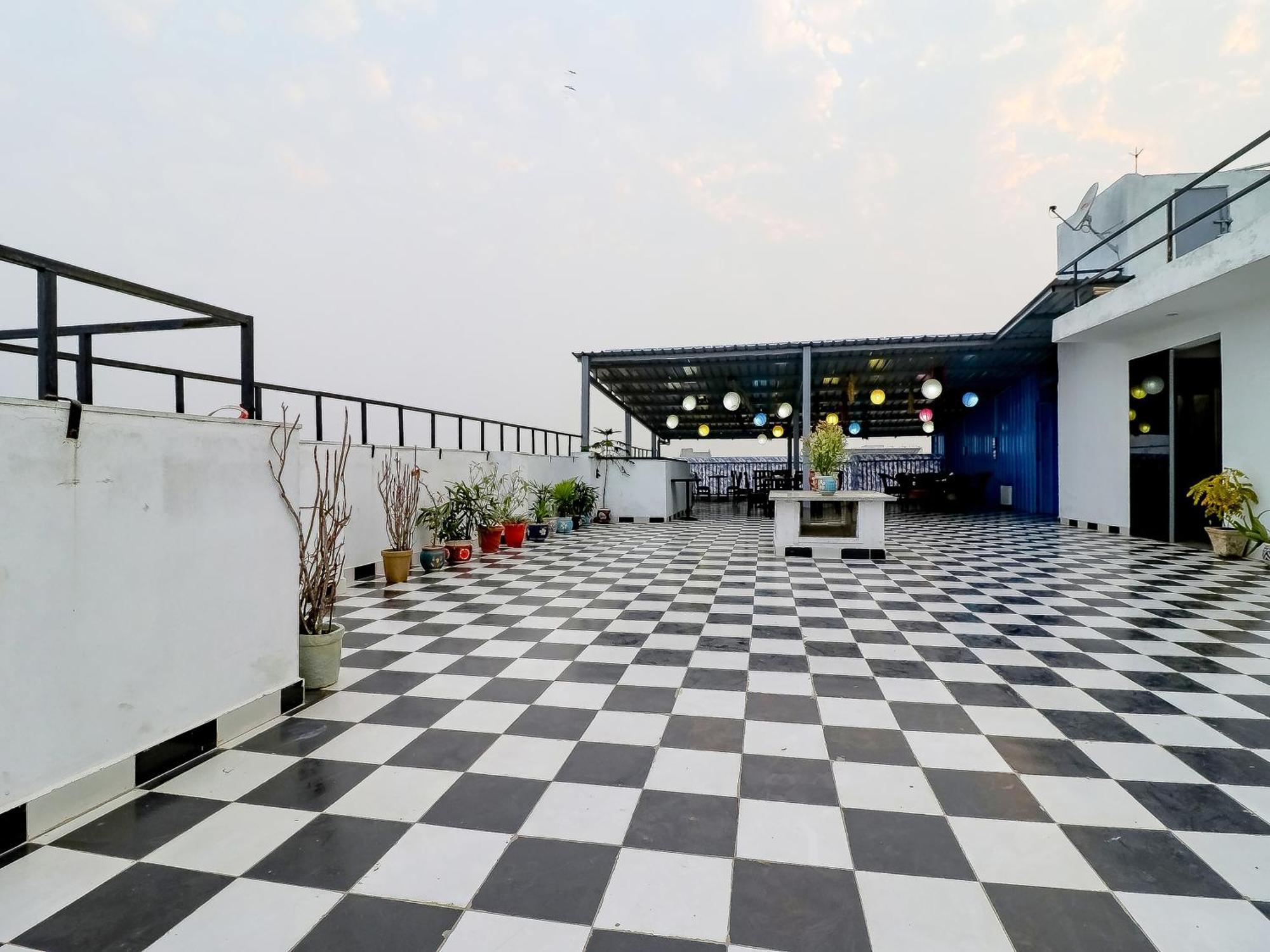 Treebo Rejoice 52 - 3Km From Huda City Metro Station Badshahpur 외부 사진