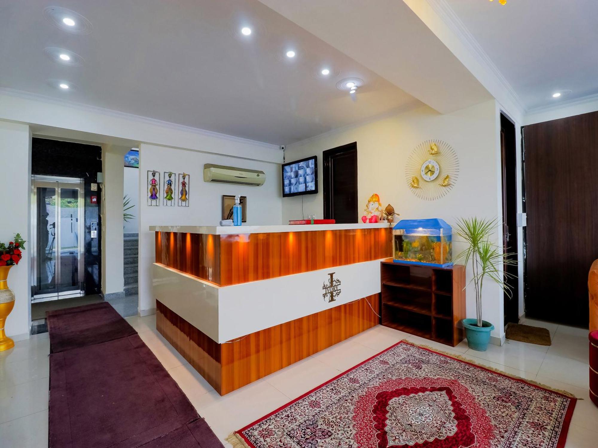 Treebo Rejoice 52 - 3Km From Huda City Metro Station Badshahpur 외부 사진