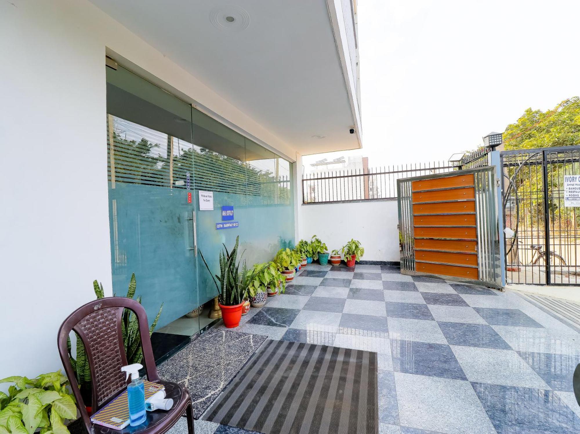 Treebo Rejoice 52 - 3Km From Huda City Metro Station Badshahpur 외부 사진