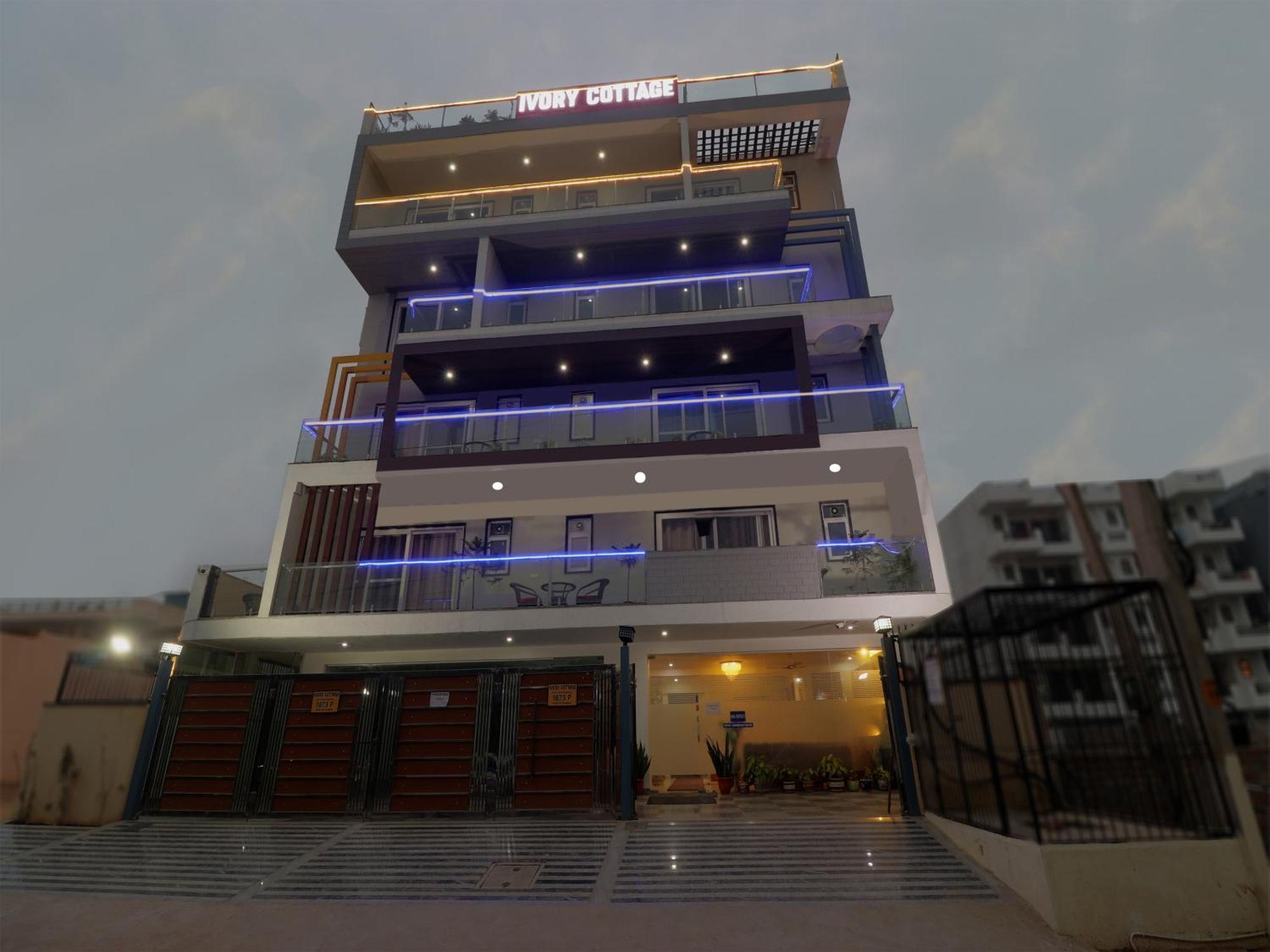 Treebo Rejoice 52 - 3Km From Huda City Metro Station Badshahpur 외부 사진