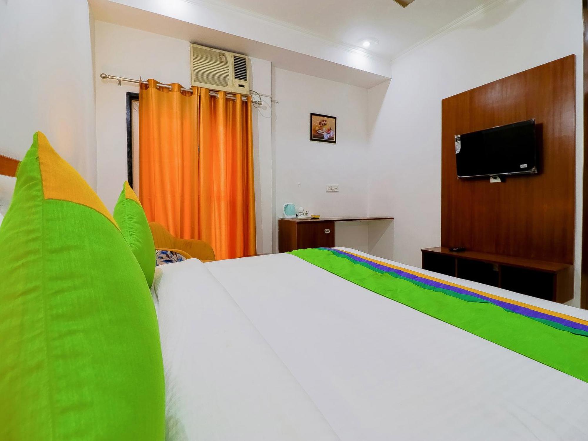 Treebo Rejoice 52 - 3Km From Huda City Metro Station Badshahpur 외부 사진