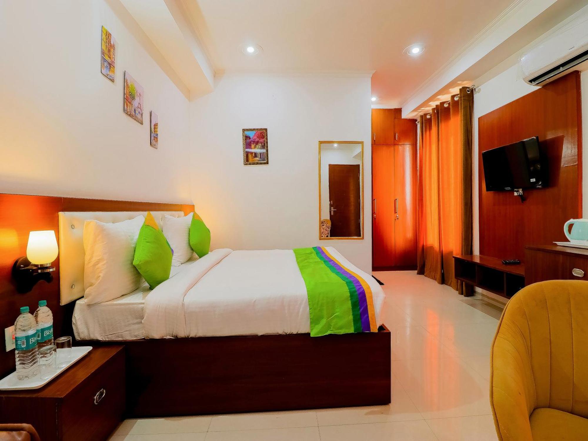 Treebo Rejoice 52 - 3Km From Huda City Metro Station Badshahpur 외부 사진