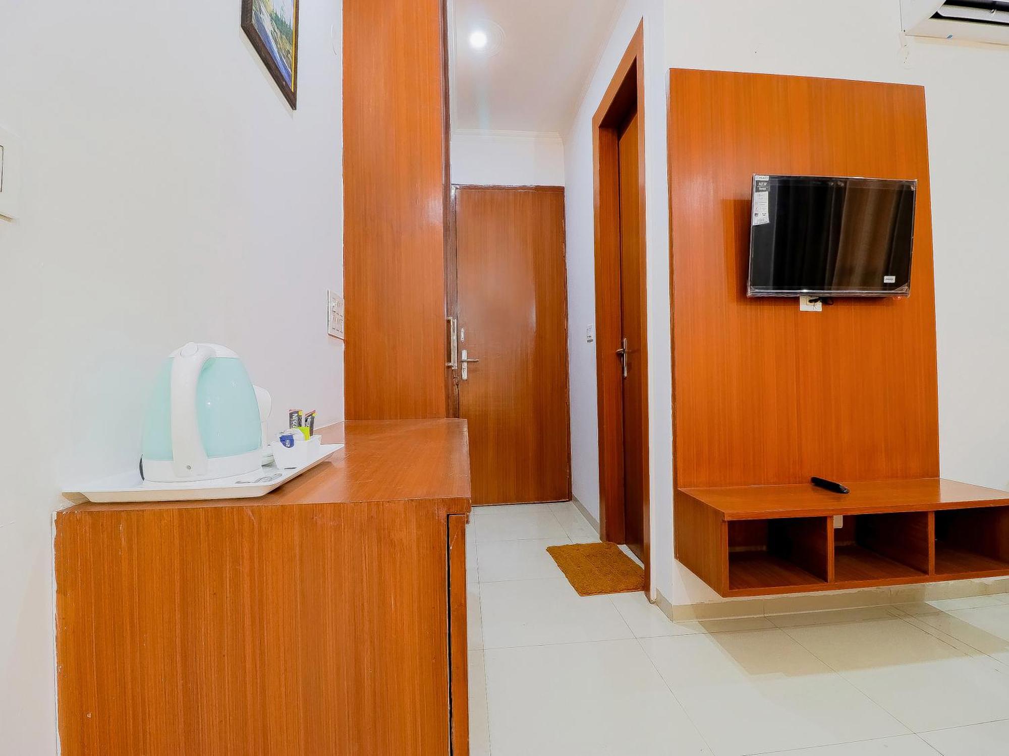 Treebo Rejoice 52 - 3Km From Huda City Metro Station Badshahpur 외부 사진