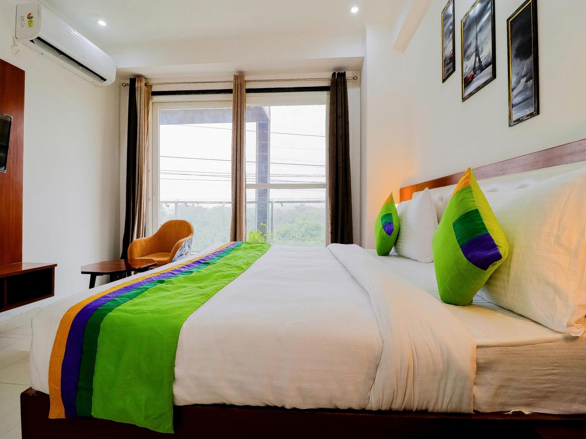 Treebo Rejoice 52 - 3Km From Huda City Metro Station Badshahpur 외부 사진