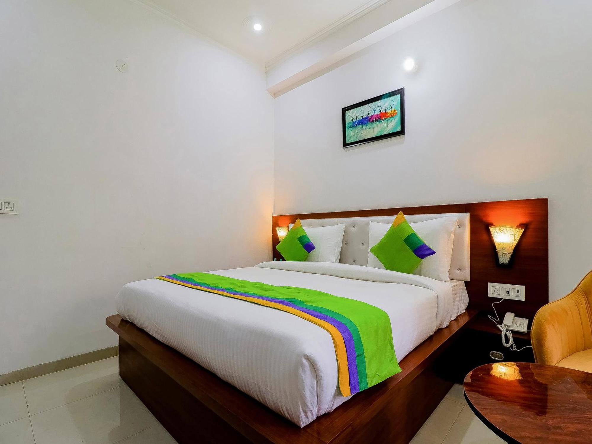 Treebo Rejoice 52 - 3Km From Huda City Metro Station Badshahpur 외부 사진