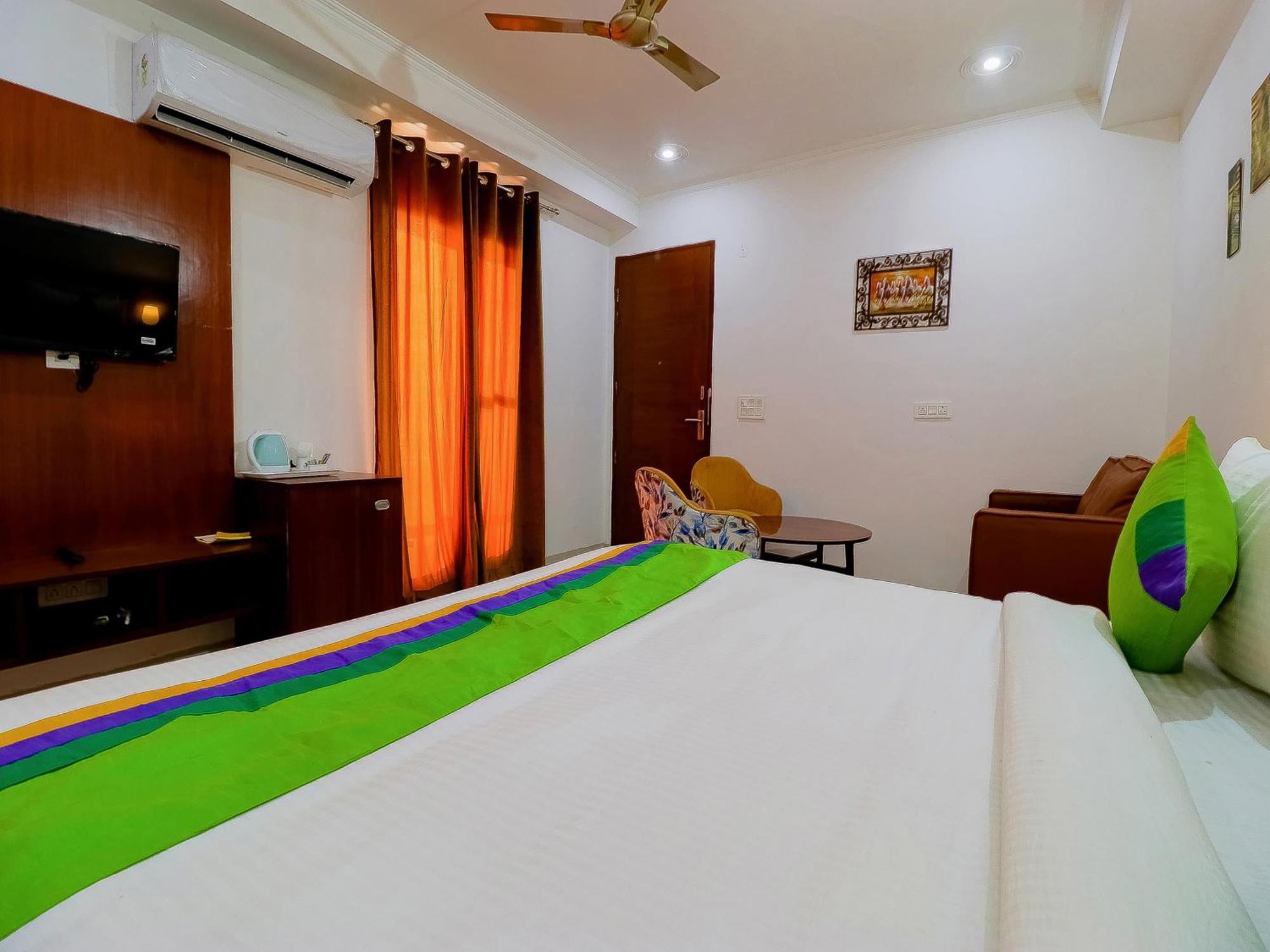 Treebo Rejoice 52 - 3Km From Huda City Metro Station Badshahpur 외부 사진