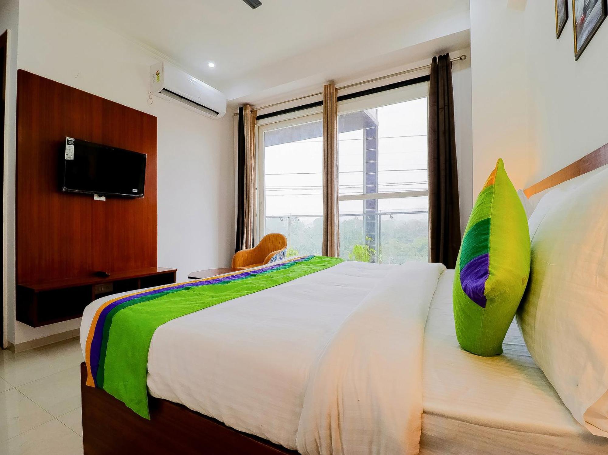 Treebo Rejoice 52 - 3Km From Huda City Metro Station Badshahpur 외부 사진