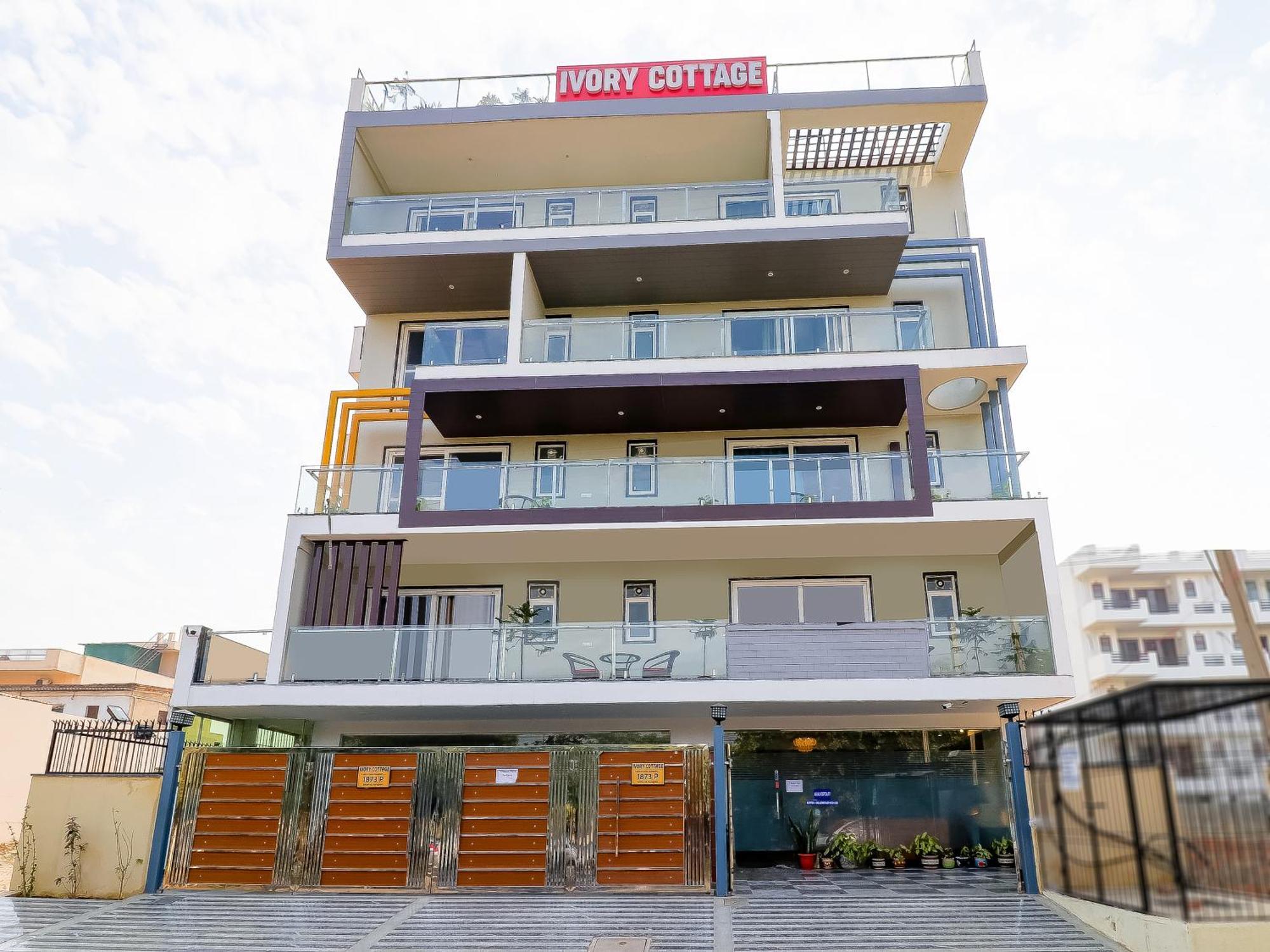 Treebo Rejoice 52 - 3Km From Huda City Metro Station Badshahpur 외부 사진